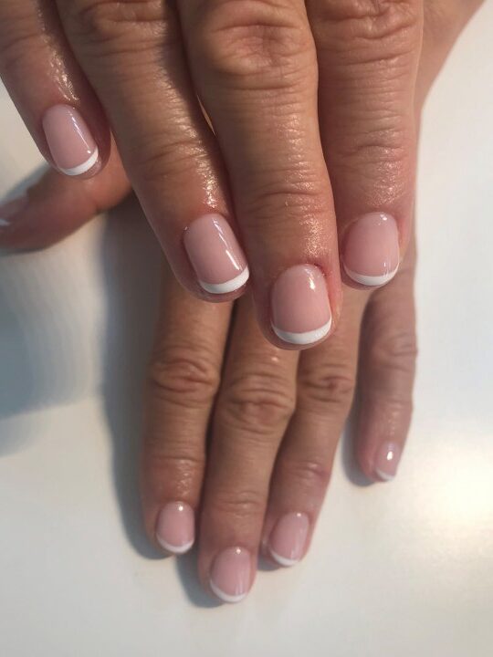 Francoska manikura Ljubljana Lepotni Center Aloe Vera